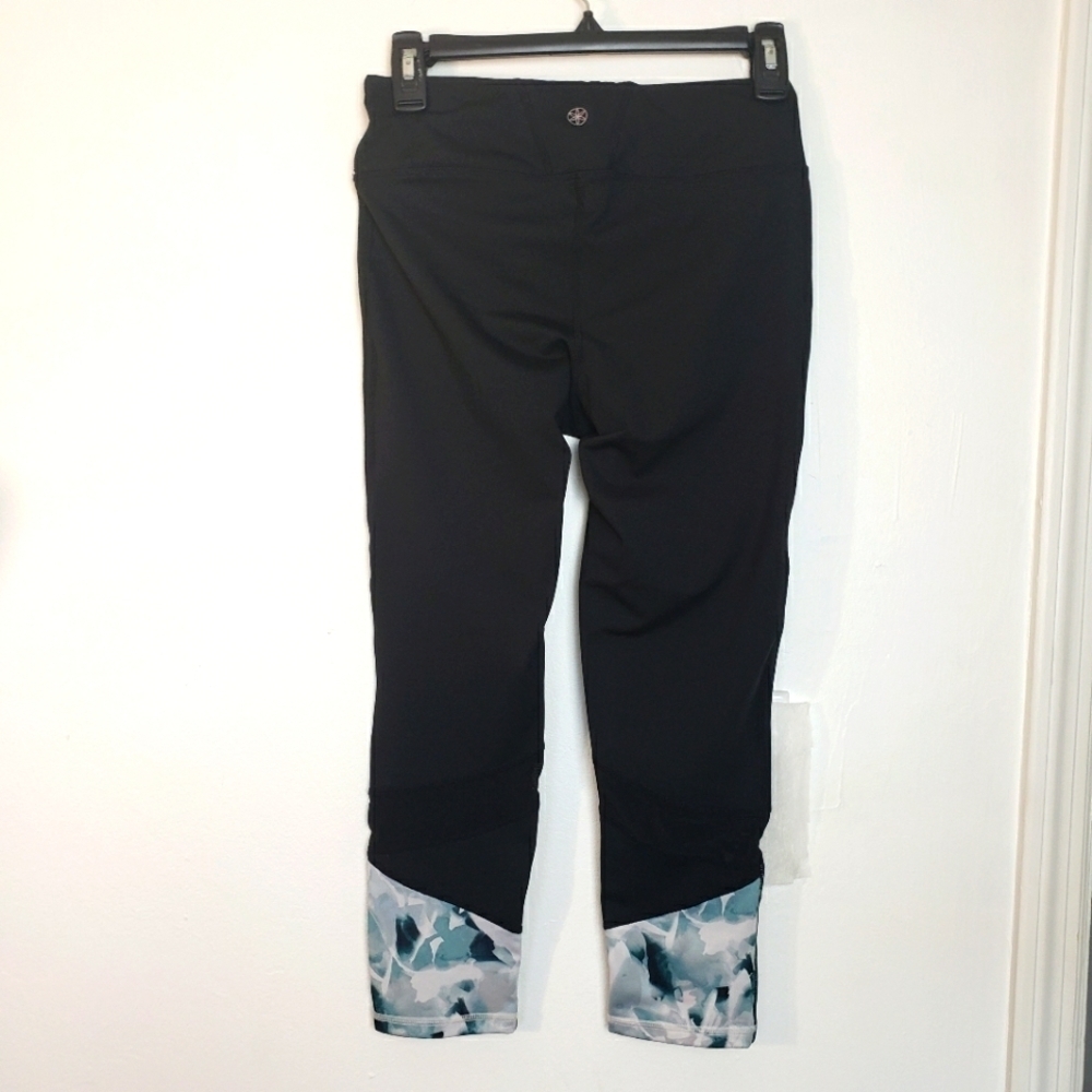 GAIAM Om Black Cropped Women's  Leggings  Size S